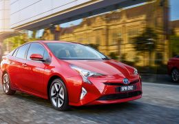 Toyota vai lançar modelo híbrido que utiliza etanol no Brasil