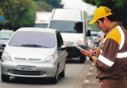Detran-SP confirma que motorista que ultrapassar os 20 pontos perderá CNH em 6 meses