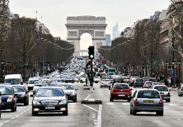 União Europeia define meta de corte de emissões de poluentes de carro até 2030