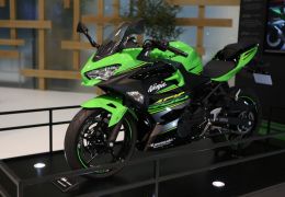 Kawasaki vai vender Ninja 400 e Z 900 RS no Brasil até 2018