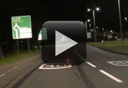 Carro controlado por controle remoto atinge quase 100 km/h