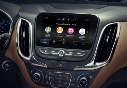 GM inclui app com funcionalidades comerciais na tela do carro nos EUA