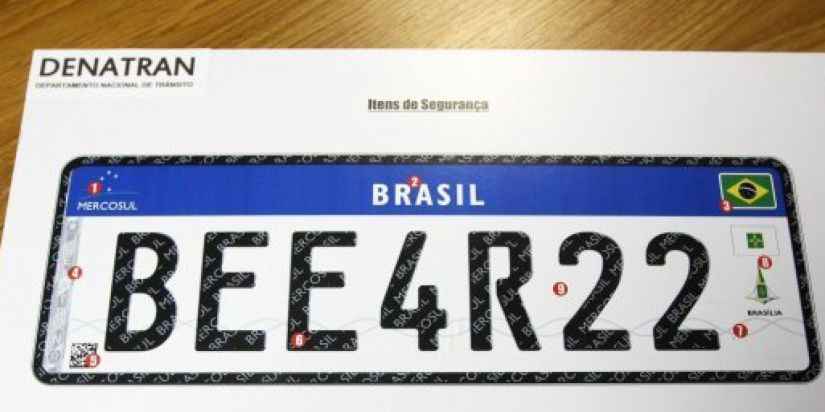 Governo anuncia suspensão da implantação de placas do Mercosul