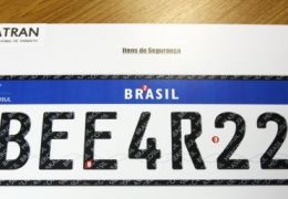 Governo anuncia suspensão da implantação de placas do Mercosul