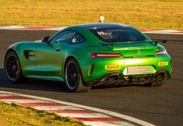 Mercedes anuncia recall de modelo esportivo no Brasil