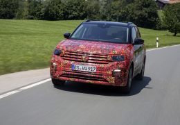 T-Cross aparece com pouca camuflagem na Europa