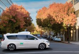 Carros autônomos da Waymo vão transportar clientes do Walmart
