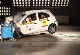 Nissan March recebe apenas 1 estrela em teste de colisão