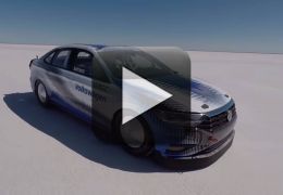Vídeo mostra Volkswagen Jetta 2.0 TSI alcançando 339 km/h