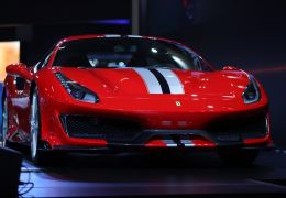 Via Itália apresenta nova Ferrari 488 Pista no Brasil