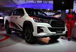 Toyota divulga preços da edição esportiva da Hilux no Brasil
