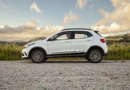 Fiat lança Argo Trekking no Brasil