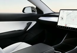 Tesla quer lançar táxis autônomos sem volante no ano que vem