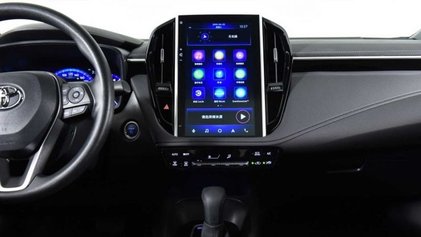 Toyota apresenta tela multimídia gigante para Corolla