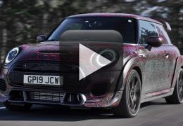 Novo Mini John Cooper Works GP passa por testes em Nürburgring
