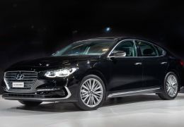 Hyundai anuncia nova geração do Azera no Brasil por R$ 269.900