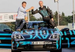 Porsche Taycan consegue recorde elétrico em Nürburgring
