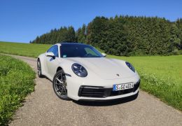 Porsche lança novo 911 no Brasil