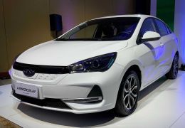 Chery lança Arrizo 5 elétrico custando R$ 159.990