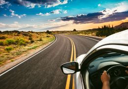 Dicas para economizar combustível e pastilhas de freio na estrada