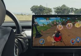 Tesla lança atualização que permite motorista jogar videogame com carro parado