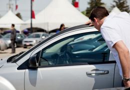 Carros com mais de 100 mil km? Vale a pena comprar?