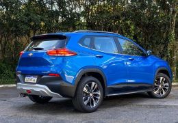Chevrolet Onix e Tracker avisam pelo celular quando a bateria está fraca