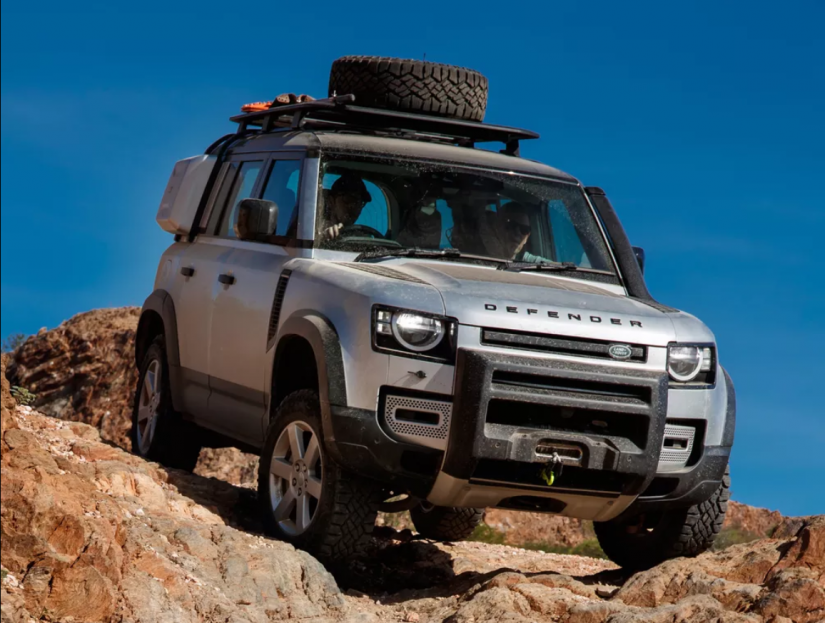 Nova geração do Land Rover Defender chega nas lojas brasileiras