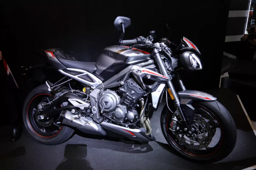 Triumph Street Triple RS chega ao Brasil por R$ 54.990