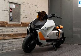 BMW apresenta conceito de scooter elétrico chamado Motorrad Definition CE 04