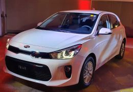 Kia Rio é lançado no Brasil custando R$ 81.990
