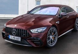 Mercedes-AMG GT Coupé 2022 terá atualização na cabine