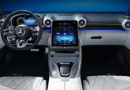Mercedes-AMG SL terá grande tela regulável