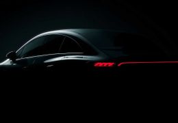 Mercedes-Benz divulga primeira imagem do sedã elétrico EQE