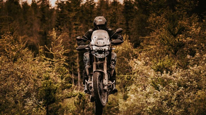 Triumph divulga teaser da nova Tiger 1200