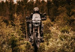 Triumph divulga teaser da nova Tiger 1200