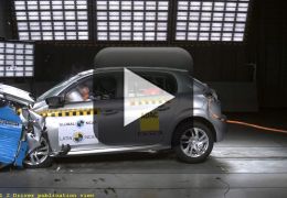 Peugeot 208 vai mal em teste de colisão e recebe apenas 2 estrelas