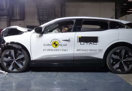 Megane E-Tech recebe nota máxima no EuroNCAP