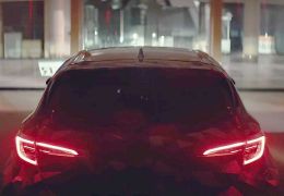 Toyota GR Corolla aparece em nova imagem oficial