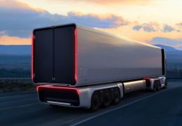 Einride apresenta semirreboque elétrico para ampliar autonomia de caminhões