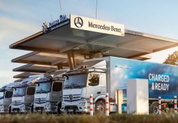 Inaugurada primeira super estação de recarga para caminhões elétricos da Mercedes