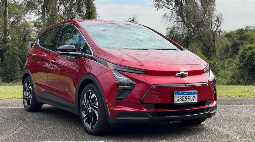 Chevrolet começa a vender novo Bolt 2023 no Brasil