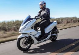 Honda anuncia nova moto PCX 2023 com motor mais potente