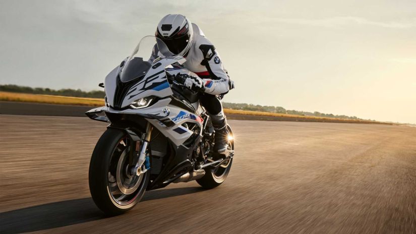 BMW S 1000 RR 2023 chega com 210 cv de potência