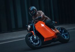 Empresa chinesa terá moto elétrica com mais de 300 chips e 200 sensores
