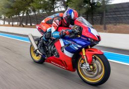 Nova moto Honda CBR Fireblade partirá de R$ 193.500,00 no Brasil