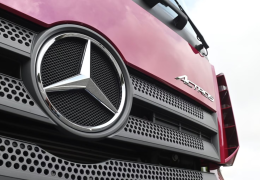 Caminhão Actros, da Mercedes-Benz, ganhará versão 6x2
