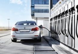Europa não vai mais barrar carros a combustão em 2035