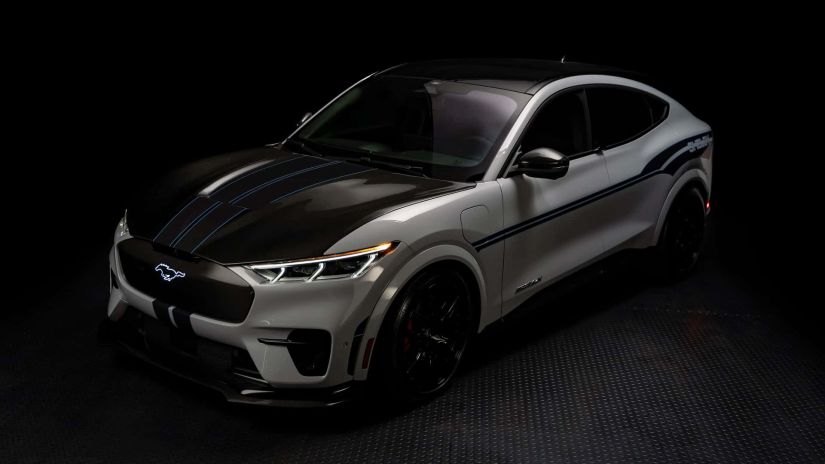 Shelby Mustang Mach-E GT aparece como 1º carro elétrico preparado pela montadora
