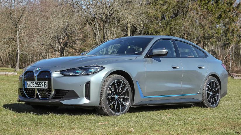 BMW i4 eDrive35 M Sport está disponível nas concessionárias brasileiras